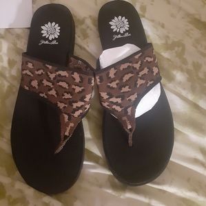 New yellow box feronia brown leopard  sandals size 11m